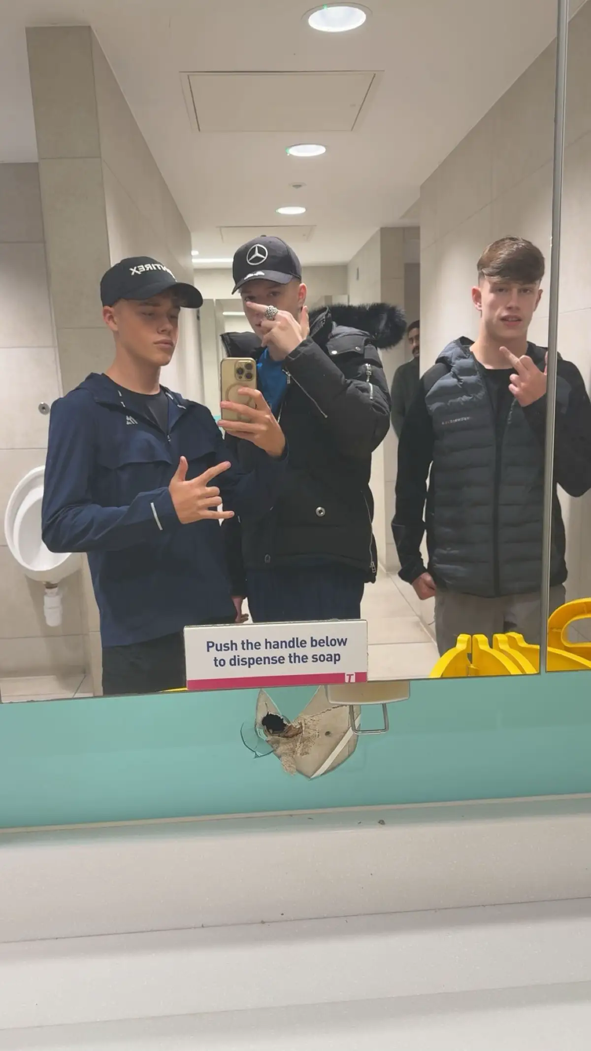 #fyp #foryoupage #viral #bonfire @autumnspamxxx @Harry Bonell @CH🤟🏻 @JP @henlie_lee 