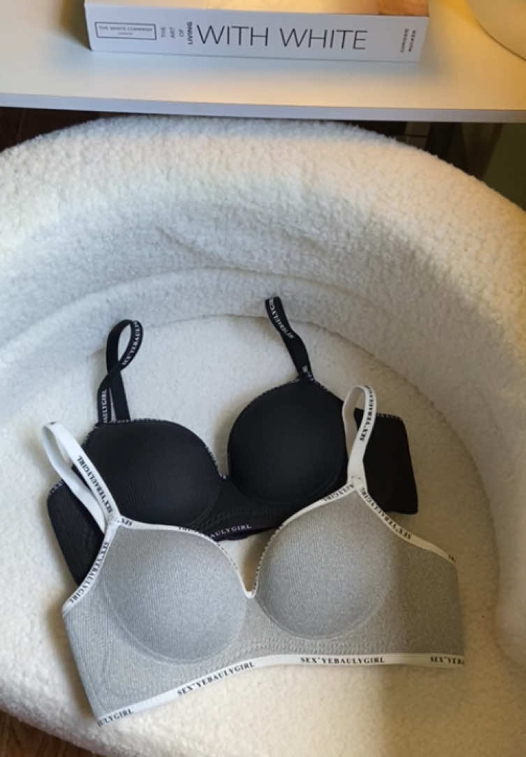 sobrang mura lang pala nito, sana noon pa kita binili😫✨ #wirelesspushupbra #pushupbra #affordablewirelesspushupbra  #buy1get1pushupbra #wirelessbra 