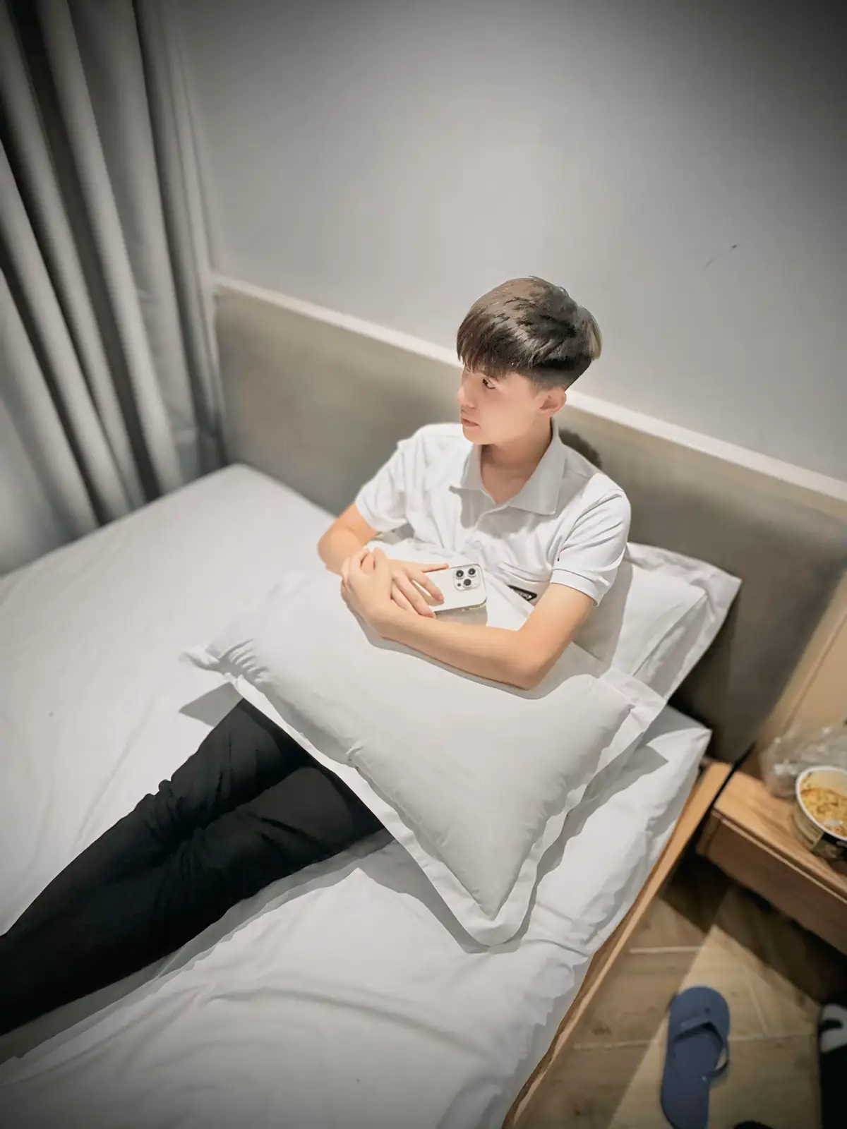 Anh chưa bao giờ muốn thắng em trong bất kì một cuộc cãi vã nào, anh chỉ muốn nghe một câu dỗ dành từ phía em. Để anh biết được rằng bản thân anh vẫn còn quan trọng đổi với em..#xuhuong #tinhyeu 