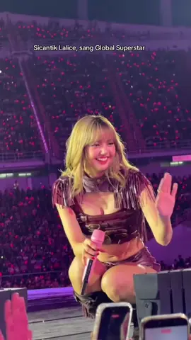 #lisa #lisablackpink #lisamanoban #konser #fypシ゚ 