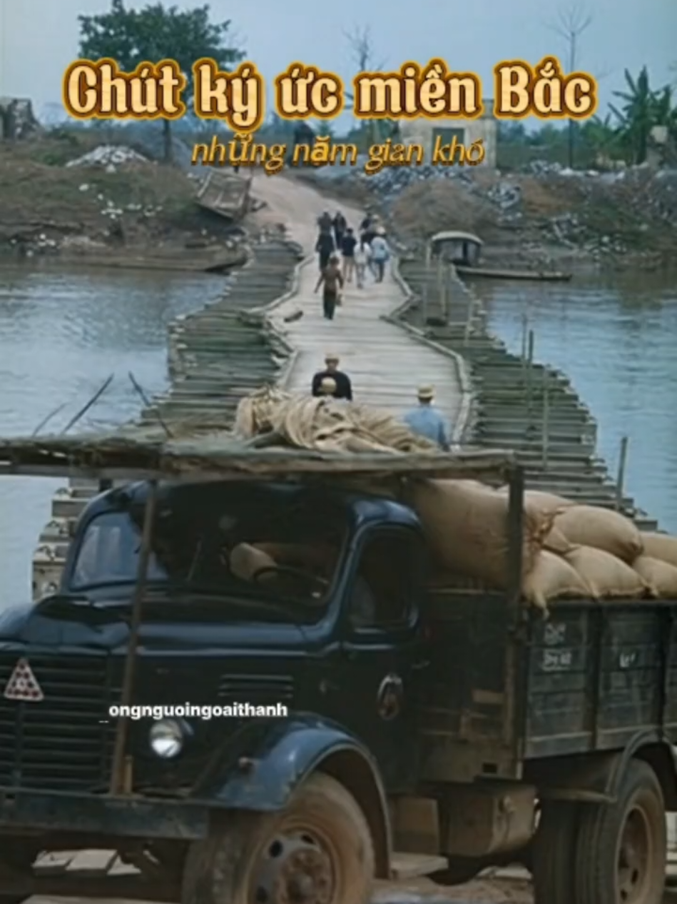 Hà Nội trước 1975 – Những năm tháng bình dị và kiên cường của người dân miền Bắc. Những khoảnh khắc quý giá hiếm hoi của Hà Nội trước năm 1975 – khi người dân vẫn lam lũ ngoài đồng, áo nâu sờn, tay lấm bùn nhưng ánh mắt luôn rạng rỡ. Một thời nghèo khó nhưng đầy tự hào, yêu thương và nghị lực. 👉 Xem thêm những thước phim quý về Việt Nam xưa tại kênh Đặng Cường – Người Ngoại Thành #HàNộiTrước1975 #ViệtNamXưa #KýỨcMộtThời #HàNộiXưa #NgườiNgoạiThành 