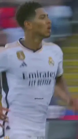 Jude Victor William Bellingham (BellinGOAL) lahir pada 29 Juni 2003 di Stourbridge, West Midlands, Inggris. Ia adalah seorang pesepak bola profesional yang saat ini bermain sebagai gelandang untuk REAL MADRID dan tim nasional Inggris. Dengan tinggi badan sekitar 1,86 meter, Bellingham dikenal sebagai pemain yang memiliki kekuatan fisik, teknik tinggi, dan kecerdasan dalam membaca permainan. #judebellingham #realmadrid #halamadrid #fyp #viral 