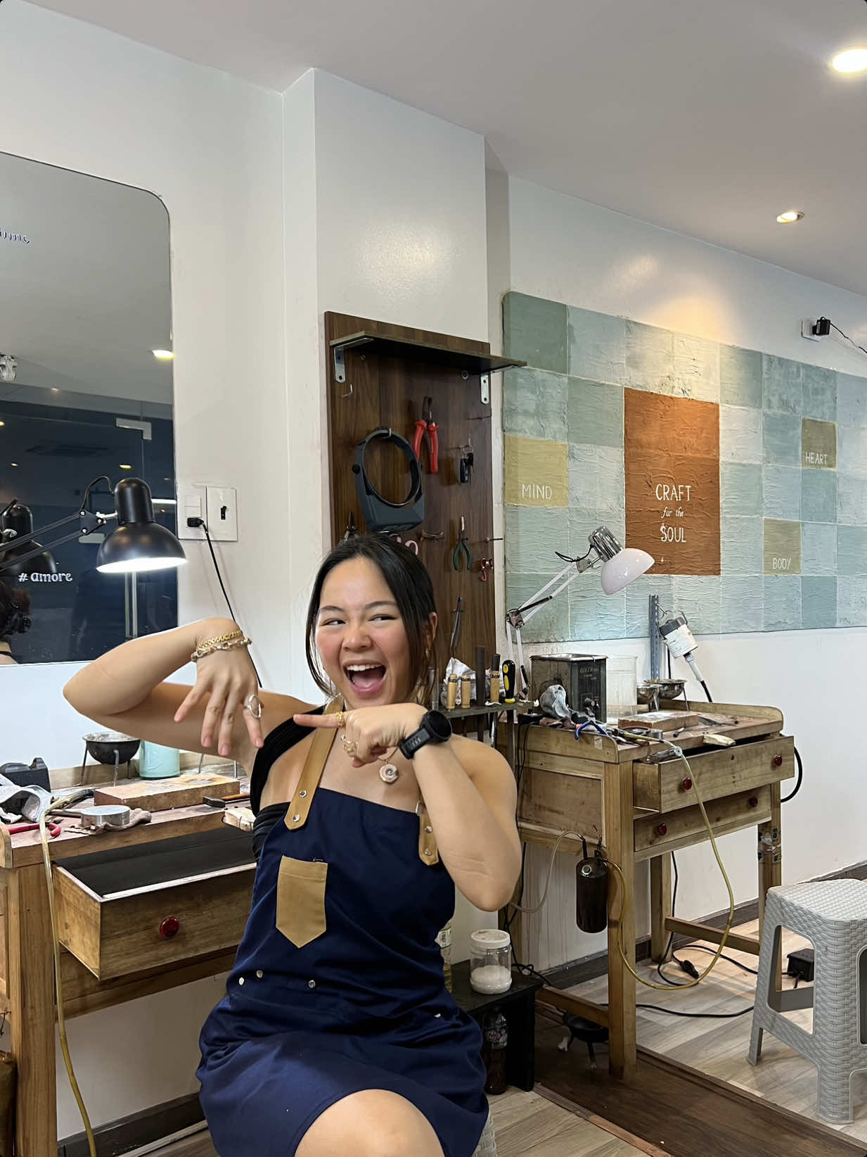 this last minute activity might’ve been my faaaavorite outta everything we did in vietnam  📍zade fine jewelry, da nang  #vietnam #vietnamtravel #danang #jewelrymaking #hobbies 