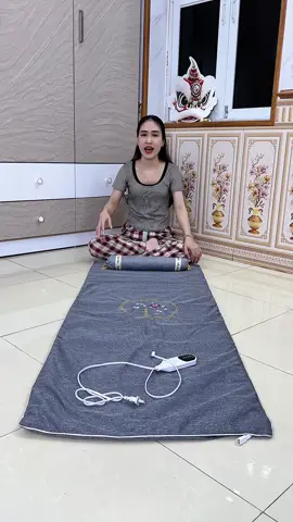 Thảm ngải cứu điện giúp hỗ trợ giảm đau lưng, đau mỏi vai gáy #thamngaicuu #thamngaicuudien #nhung1m45 