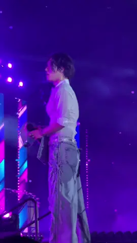 He is insane 😭😭😭😭😭 #mingi #mingiateez #ateez #waterbomb