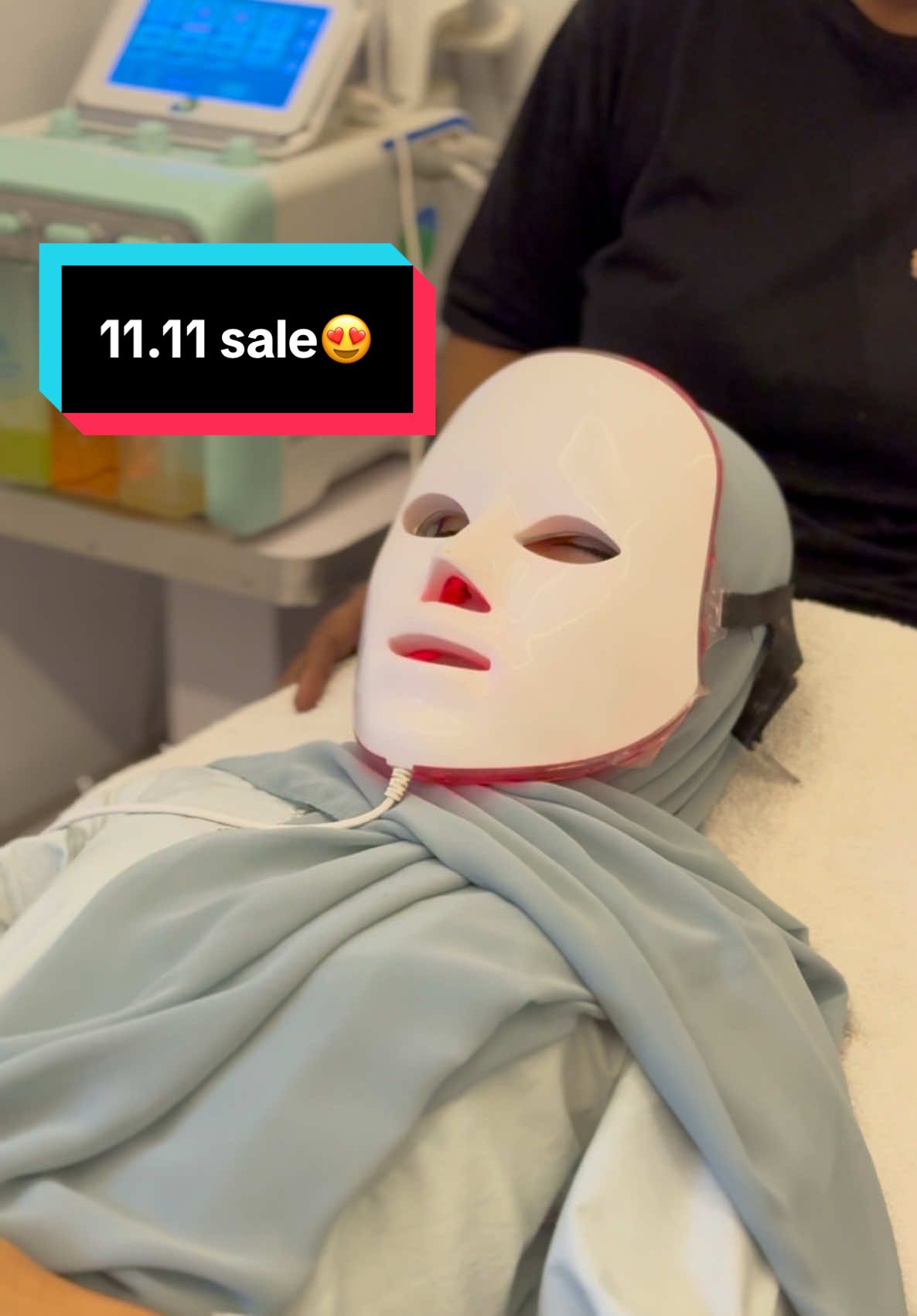 Jaan jaye lekin mooch na aye🥲 11.11 discounts avail karain 😍  Valid date👉🏻 10,11 and 12 nov 📍R430,block-8 Azizabad ,FB area Mukka Chowk Karachi. #foryou #foryoupage #viralvideo #viraltiktok #tiktokviral #goviral #goviraltiktok #salon #beautysalon #salonandspa #karachi #tiktok #tiktokviral #share #repost 