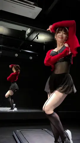 11년만에 역주행 -골반이 멈추지 않는 탓일까? #runsoeun #treadmilldance #AOA #짧은치마