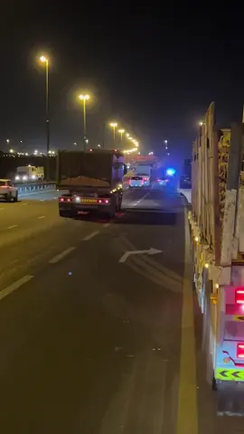 Takka kr gea Rati 1:30 tak Dakkya..😝🚓 #awan #umalquwain #dubai #trucker #ڈرائیور_محکمہ_یاراں_دا 