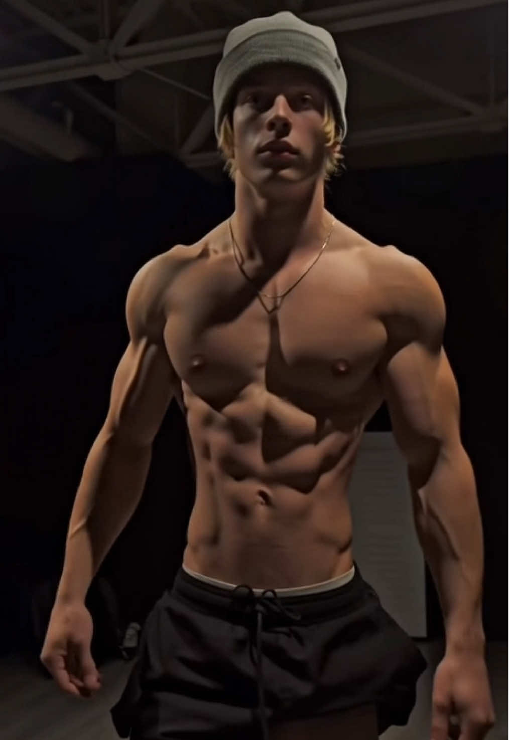 #blondeboysdoingwhatblondeboysdo #shirtless #lgbt #abs #biceps 
