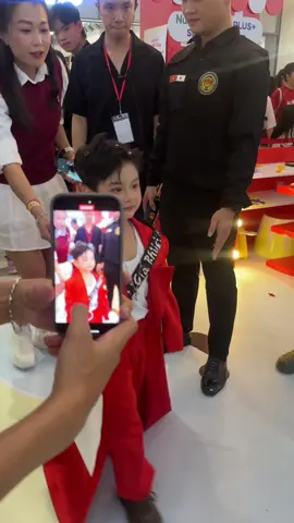 Chẹc in ngày hội vẽ chuyện lớn với các fan nhí #duongdomic #tangduytan #anhtuvoi #votanphat 