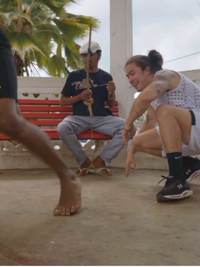 Whindersson fala sobre humildade na capoeira e a calma da vida 🕊️🇧🇷 #WhinderssonNunes 😂 #CapoeiraAngola 🥋 #HumildadeSempre 🙏 #NordesteVibes 🌞 #BrasilQueDaOrgulho 🇧🇷