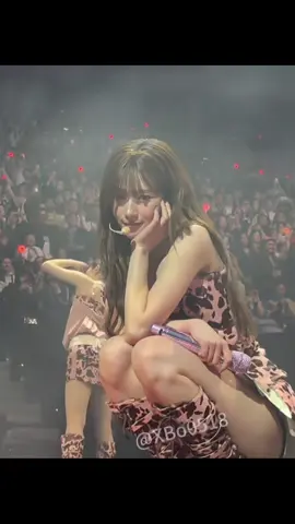 She looks so good with bangs😭#sana #TWICE #fyp #twice_thisisfor_world_tour #explore 