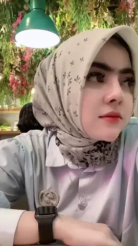 manis sih tapi sayang punyanya orang🥰🥰🤪 #trendingsong #trendingstory #storysad🥀 #foryou #fyp 