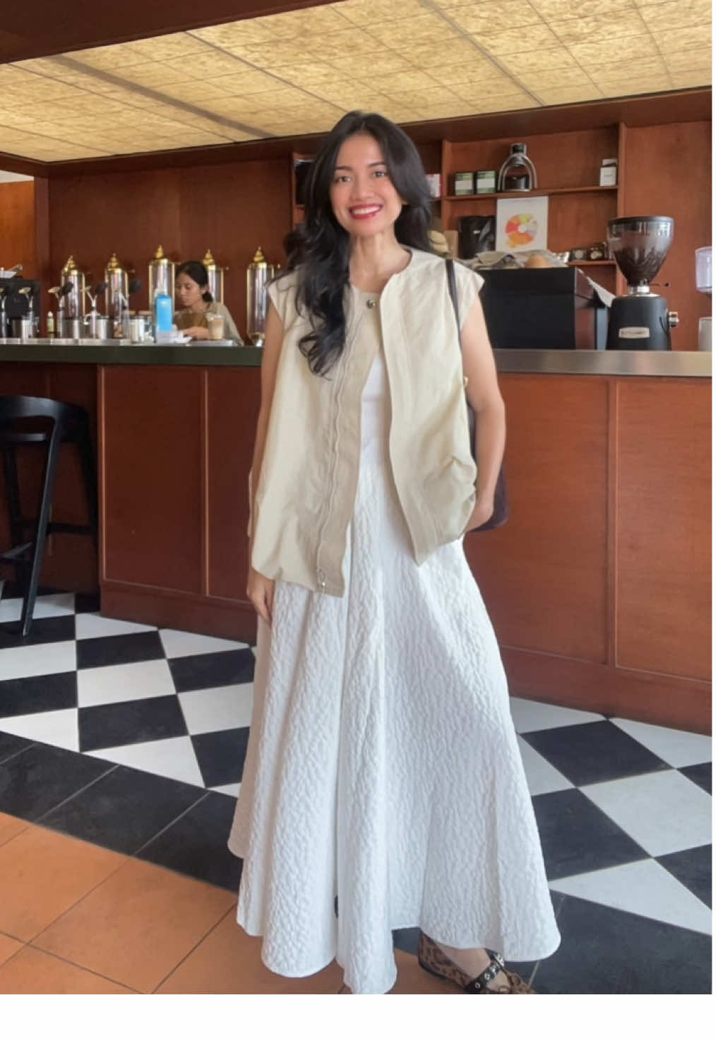 Midi skirt + vest kinda mood ✨ Currently favorite weekend outfit in my 39-ish era 🤍 Skirt by @YOURPAFON  #OOTD #grwm #fitcheck #wrapinpafon #outfitideas 