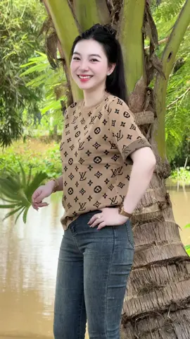 Không phải câu cá, mà là đi phơi nắng😂