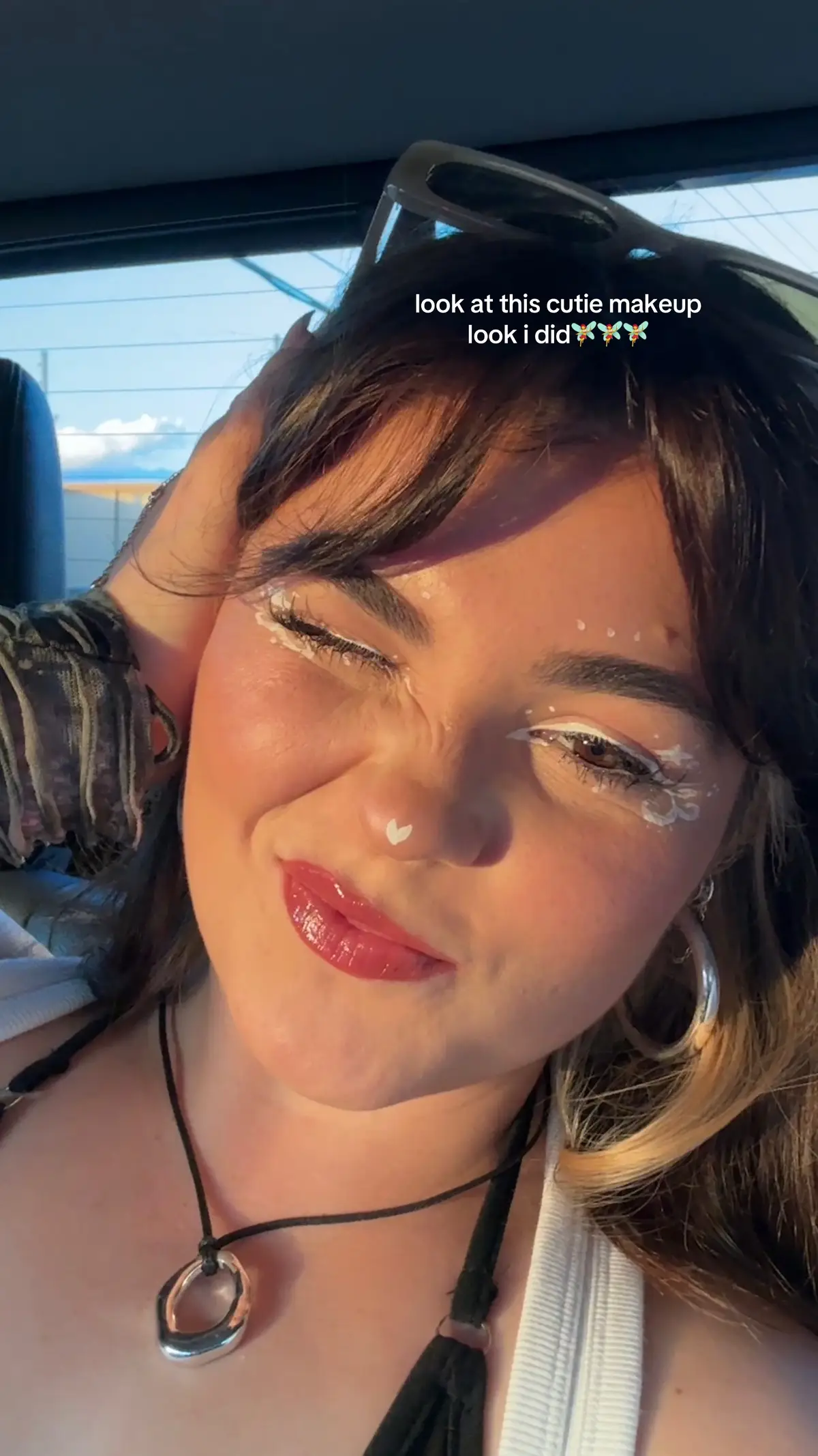 #spiraleyeliner #festivaloutfits #ravemakeup #edco #whiteeyeliner 