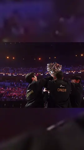 T1 VÔ ĐỊCH CKTG 2025 6 NGÔI SAO TRÊN CHIẾC ÁO LONG BÀO RỒI ANH ƠI #T1 #xuhuongtiktok 