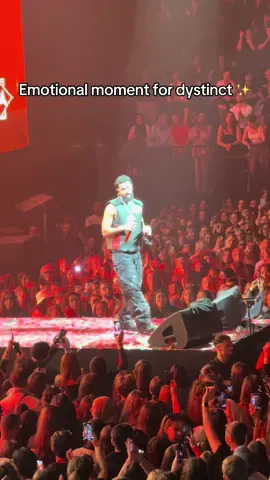 Emotional speech from dystinct at the concert ✨ Dima Maghreb 🇲🇦 #dystinct #concert #antwerpen #dimamaghrib #🇲🇦 @DYSTINCT 
