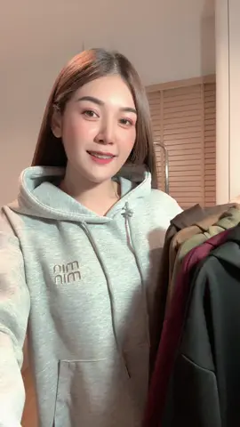 รุ่นฮู้ดเจอกันในไลฟ์ 2 ทุ่มจ้า สวยมากรี๊ด 🔥