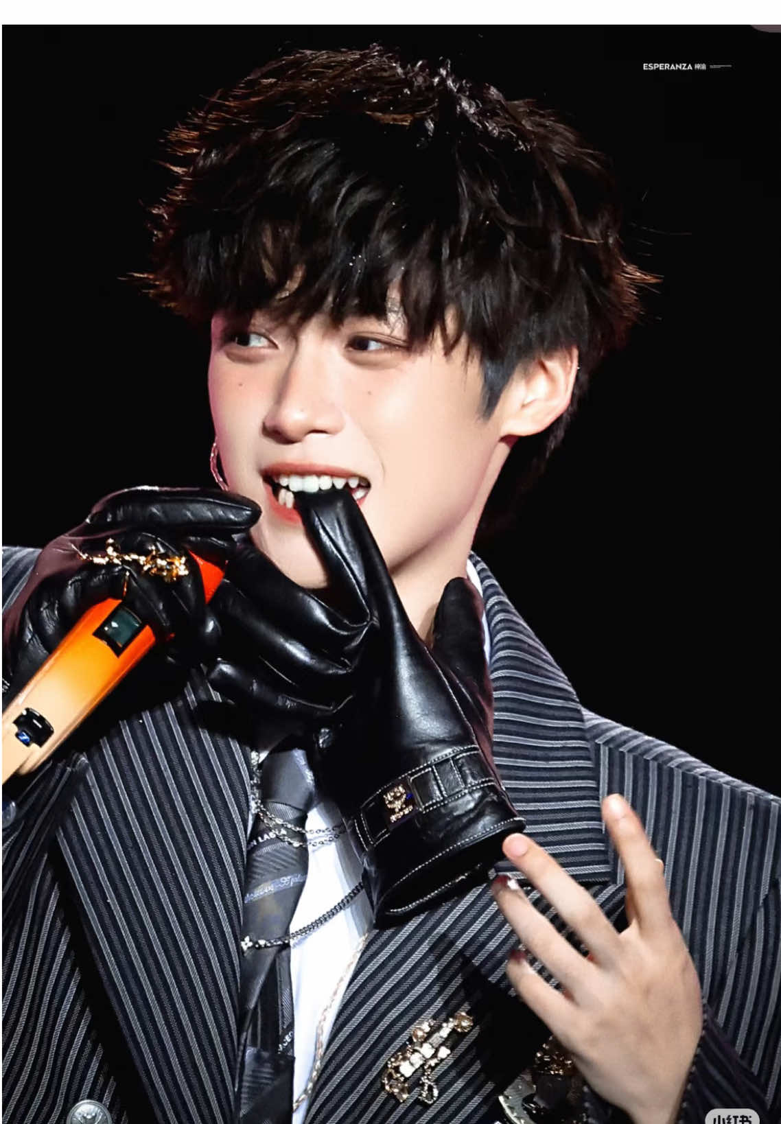 Tháo găng tay cái chấn động liền 😭😭😭 #梓渝 #郑朋 #TửDu #Ziyu #Viral 