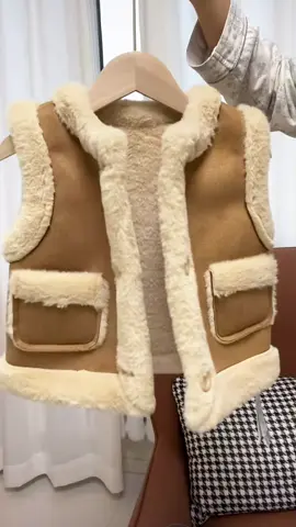 Áo gile da lộn cho bé ạ#xuhuong #trending #aogiledalonchobe 