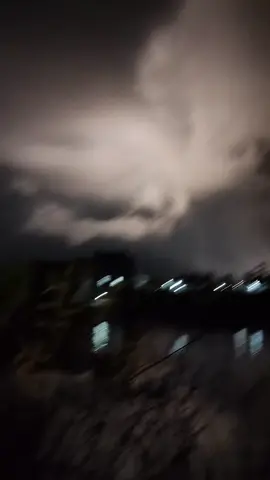 hiện tượng này là gì có ai giải thích cho mình biết với 