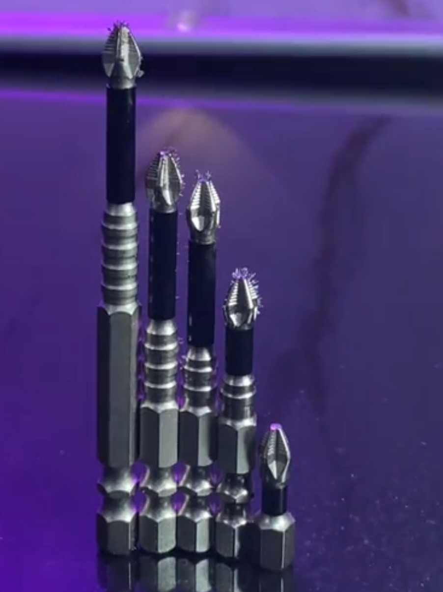 Set obeng magnetik yang gak cuma kuat, tapi juga presisi! Batang hex 1/4 inch, anti selip, cocok buat semua bor listrik dan manual. #setobeng #obengmagnetik #presisi #borlistrik #perkakasbengkel 