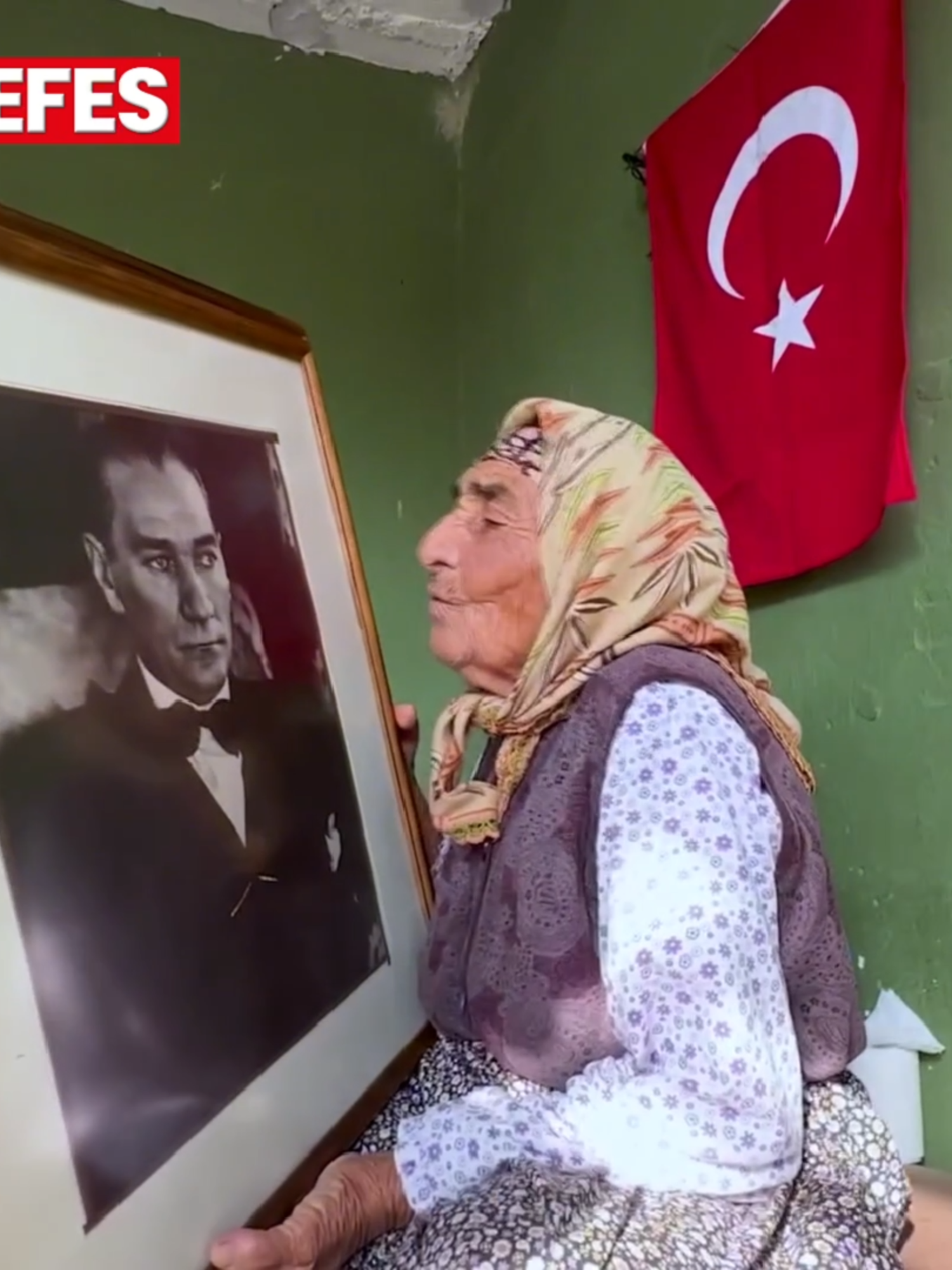 Adana'da yaşayan 102 yaşındaki Cennet Sağ, Türkiye Cumhuriyeti'nin kurucusu Ulu Önder Mustafa Kemal Atatürk'ü çocukluğunda ezberlediği şiir ve dualarla anıyor.