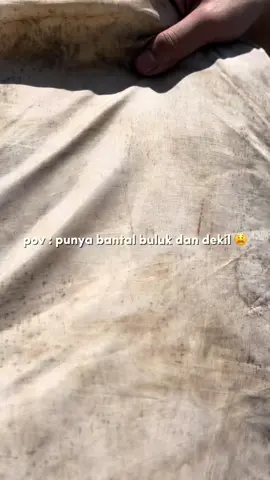 Punya Bantal Kotor Menguning Seperti Ini Mending Bersihin Aja Pakai Cloth Stain Remover Dari Unikleen🤩 Bantal Buluk Kusam Auto Kinclong Kaya Baru🤗 Yuk Checkout Produknya👀 #unikleen #unikleenclothstainremover #unikleenpembersihnoda 