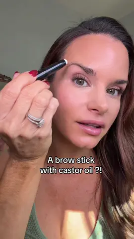A brow wax that actually helps stimulate hair growth! @Laura Geller Beauty #lauragellerbeauty #fluffybrows #tiktokshopblackfriday #tiktokshopcybermonday 