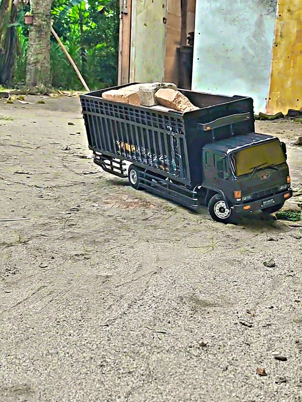 sesekali pakai sound Minang 🥰 #promomakan1111 #Rc #rangers #hino #fyyypppppppppppppp #viraal #nandaminiatur #trend 