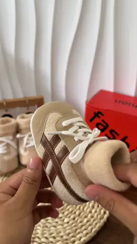 Giày cho mấy bé ss nha #giaychobe #giaydepxinh #embe #thoitrangtreem #thoitrangchobe 