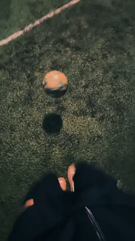 có biết đá bóng đâuu…