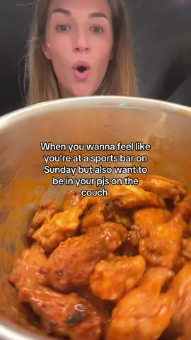 Happy Sunday with the best crispy baked PALEO buffalo wings to make at home🏈 my go to recipe @Michele Rosen #paleorunningmomma #buffalowings #paleo #cooking #tastewithgrace  . Recipe from Paleo Running Momma 🫶🏻 Ingredients 2 lbs chicken wings 2 tbsp arrowroot starch 1/2 tsp garlic powder 1/2 tsp onion powder 1/4 tsp sea salt 1/4 tsp red cayenne pepper 1/3 cup + 2 Tbsp Whole 30 compliant hot sauce Frank’s original