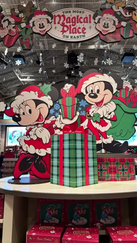 Christmas had arrived at World of Disney!#disneylocallife #disneyadult #disneychristmas 