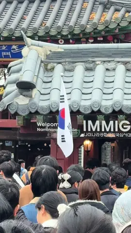 Autumn day of Nami Island 🍁🍁🌸🇰🇷#viralvideo #namiislandkorea #tiltokofficial #foryoupage❤️❤️ 