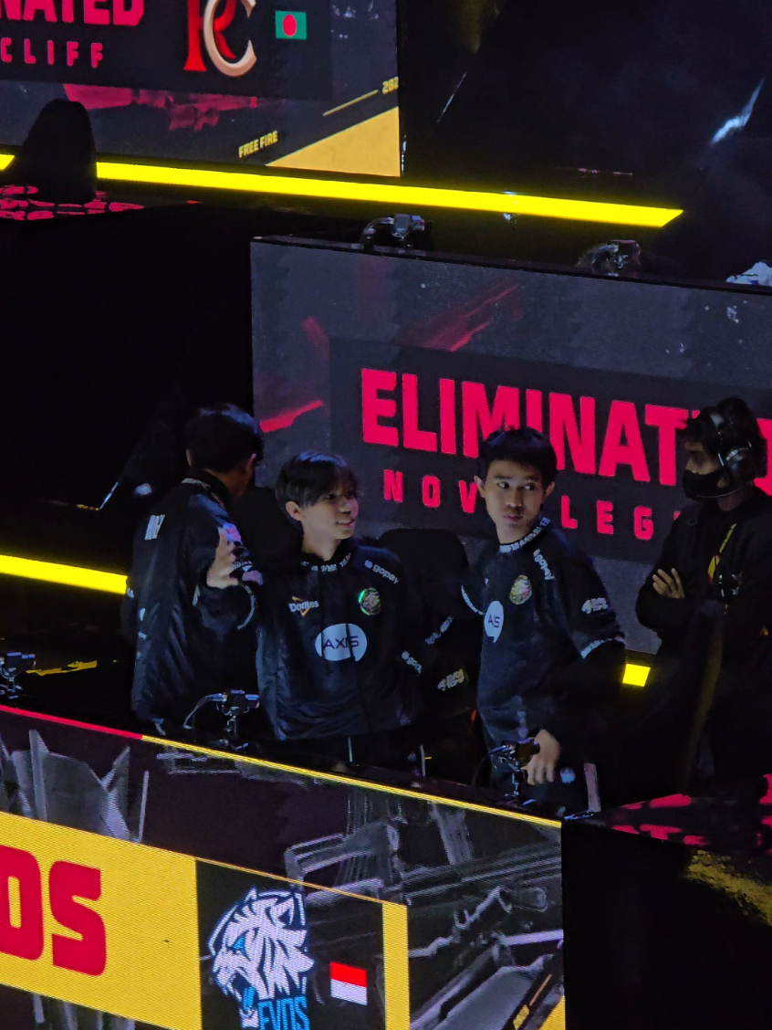 Assalamualaikum Indonesia Arena!!! Evos dan RRQ Otw Grand Finals #fyp #FreeFire #FFEsportsID #ffwsGF #ffwsgf2025 