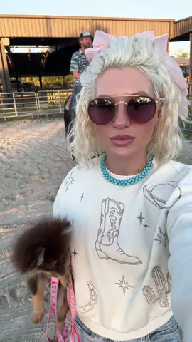 Southern Sundays #cowboy #countrygirl #cowboyboots 