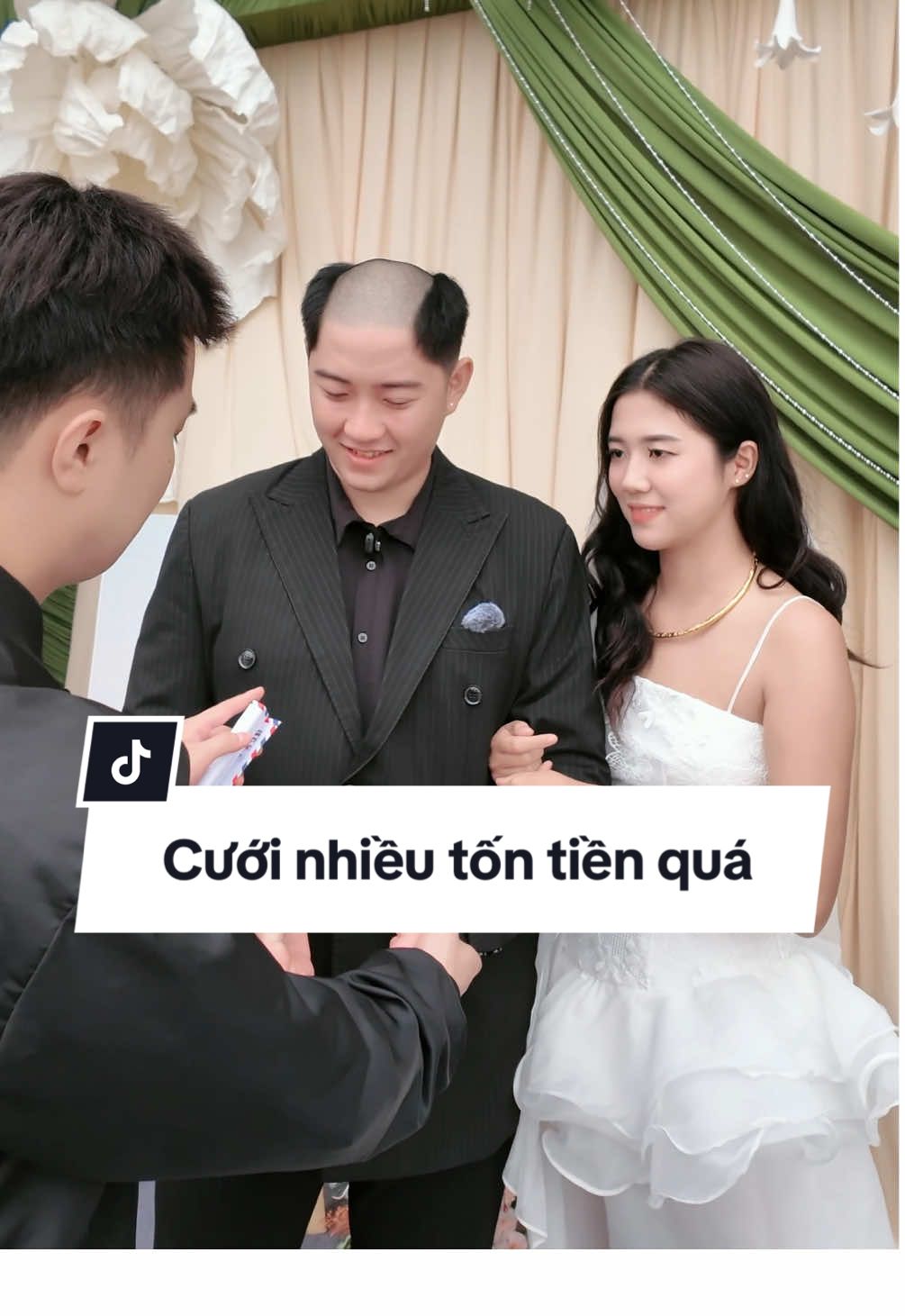 Cưới nhiều tốn kém quá #tocgia #longhoitocgia #vuatocthat #tocgianam #longhoi 