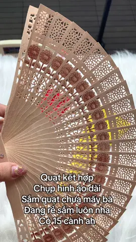 Quạt gỗ cầm tay cổ trang chụp hình áo dài , phụ kiên trang trí sét Bánh#xuhuong #quatgo #quatcotrang #quatcamtay 