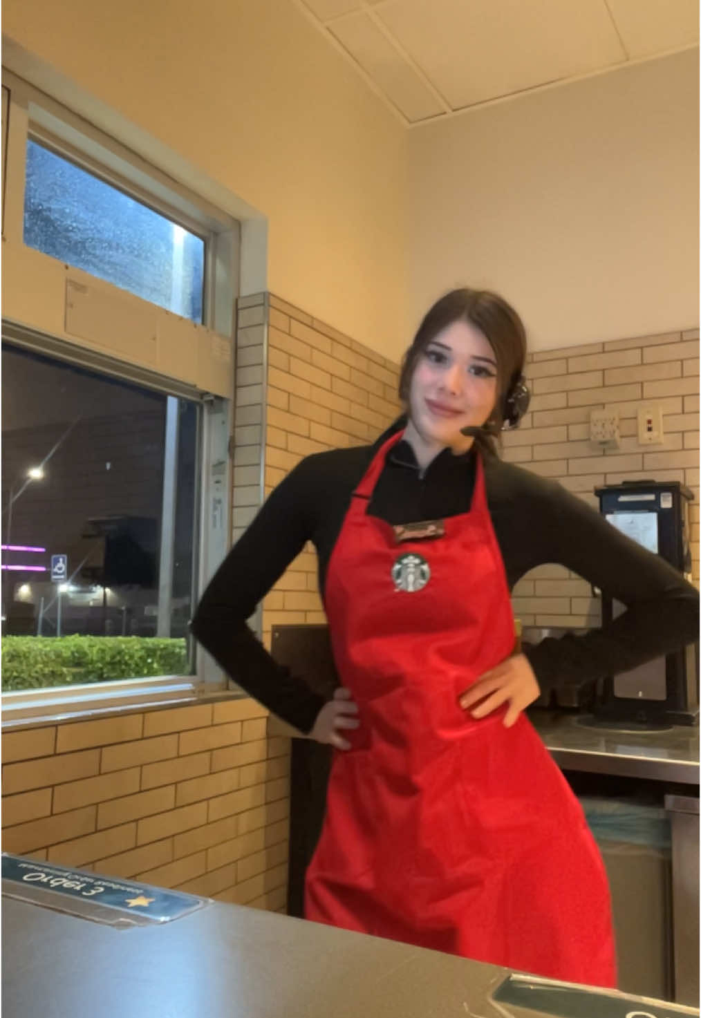 🎀your favorite barista 🎀 did you guys liek the new starbucks holiday cups? #fyppp #partiii #fitcheckkk #starbucksbarista #dancydance 