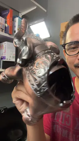 Asbak logam bentuk gajah