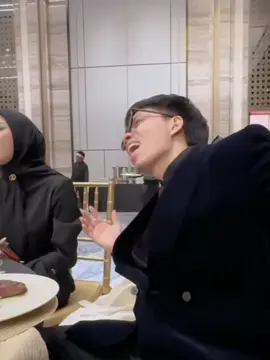 Masyaallah… Dinner bareng istrii di tower bsi yang baru?? #attahalilintar #aureliehermansyah10 #ameenahannanuratta #azurahumairanuratta #fyp 