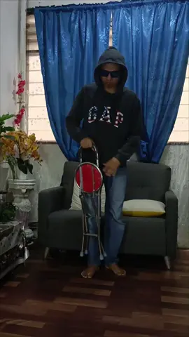 BERMINAT DENGAN KERUSI TONGKAT NIBOLEH TEKAN BEG KUNING DIBAWAH GUYS #kerusitongkat #kerusitongkatlipat #kerusitongkatduduk #tongkatkerusi #tongkatkerusilipat 