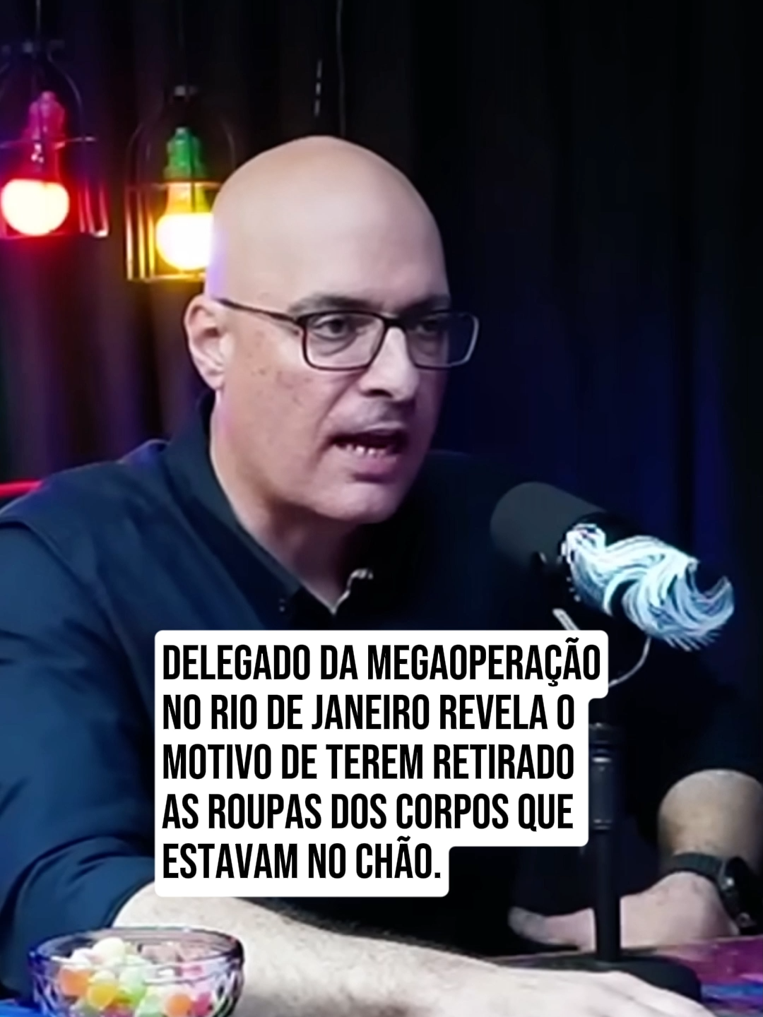 DELEGADO DA MEGAOPERAÇÃO NO RIO DE JANEIRO REVELA O MOTIVO DE TEREM RETIRADO AS ROUPAS DOS CORPOS QUE ESTAVAM NO CHÃO. #megaoperacaopolicial #inteligencialtda #riodejaneiro #policia #flow #flowpodcast