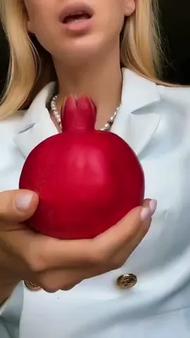 Trying Pomegranate de Latte