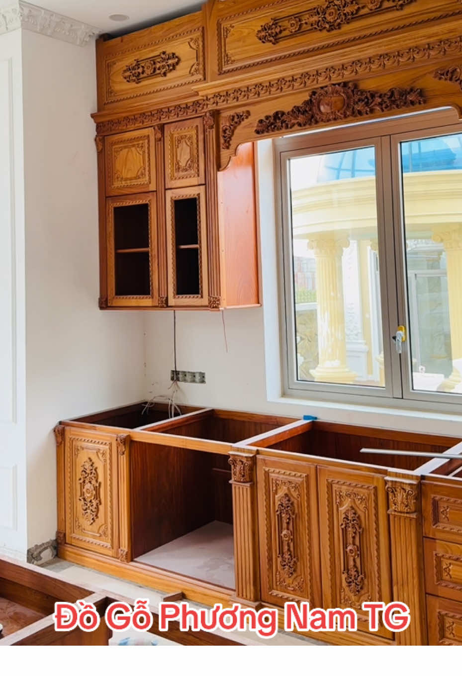 Lắp ráp dàn tủ bếp cổ điển gỗ gõ đỏ cho chú kịp Tết! #tubep #tubepdep #kebep #cuagobietthu #đồgỗphươngnam 