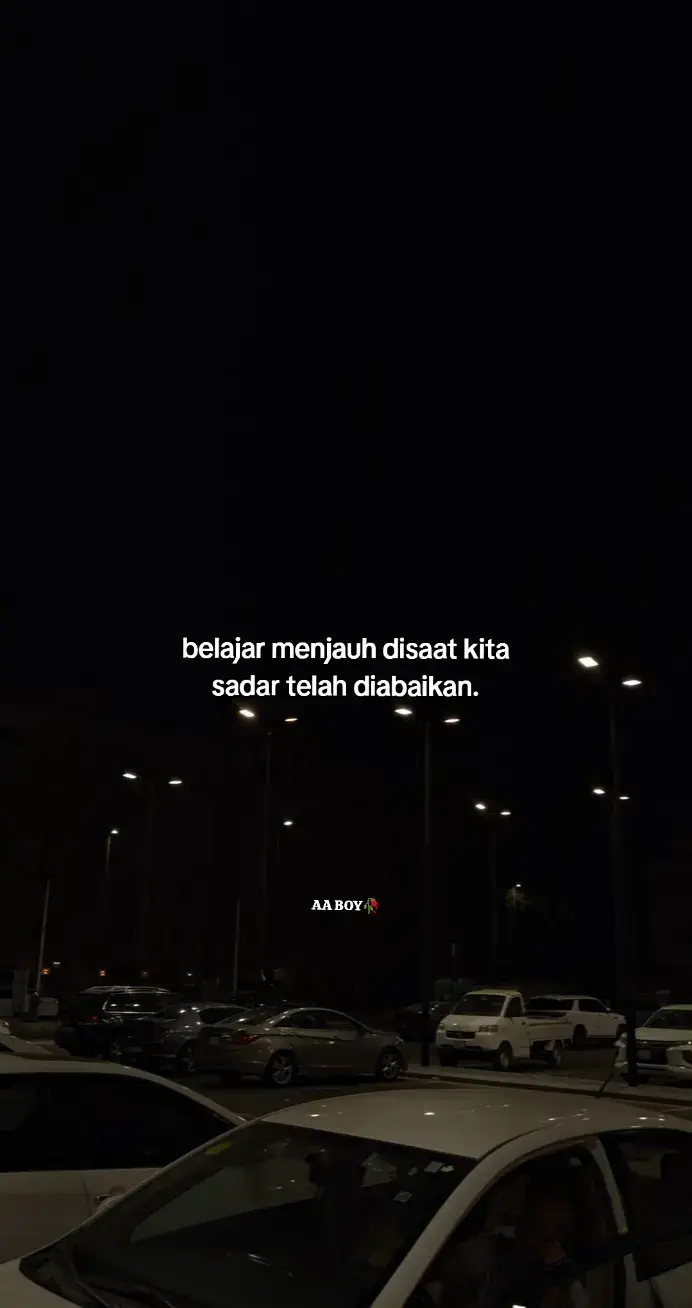 **** Bahan-bahan untuk 4 porsi:📝 1½ ekor ayam, potong 4 bagian. 4 siung bawang putih. 2 cm jahe. 1 buah wortel, potong. 2 buah kentang, kupas lalu potong dadu. 100 gram buncis, buang ujungnya. 2 lembar seledri, potong 2 cm. 2 lembar daun bawang, potong 2 cm. 1 bungkus bumbu kaldu ayam (sesuai selera). 1.5 liter air. 1 sdm margarin. Cara membuat :👩‍🍳 1.Rebus ayam beserta jahe hingga empuk menggunakan api sedang. 2.Panaskan wajan dan lelehkan margarin. Lalu tumis bawang putih hingga kekuningan, masukkan ke dalam air rebusan kaldu. 3.Setelah itu, masukkan wortel, kentang, dan buncis. Tambahkan bumbu kaldu (sesuai selera) dan masak di atas api kecil hingga matang. 4.Kemudian tambahkan daun bawang dan daun seledri, lalu matikan api. 5.Sajikan dalam mangkuk dan taburi dengan bawang merah goreng. Santap selagi hangat. Selamat mencoba dan selamat menikmati 😊 #galaubrutal #foryoupage #fyp 
