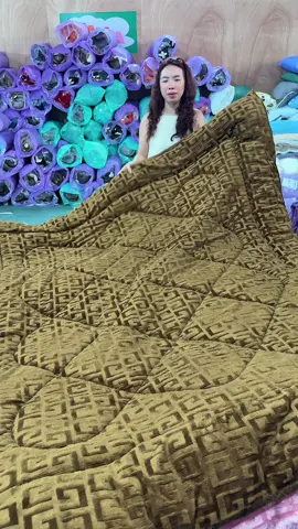 Chăn lông cừu chữ vạn, hoạ tiết sang trọng #xuhuong #chanmuadong #chanchuvan #huyenhomhinh365 