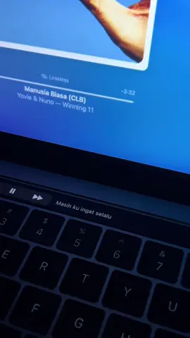 Manusia biasa #yovieandnuno #liriklagu #lagugalau #vateours 